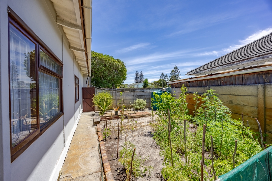 3 Bedroom Property for Sale in Bothasig Western Cape